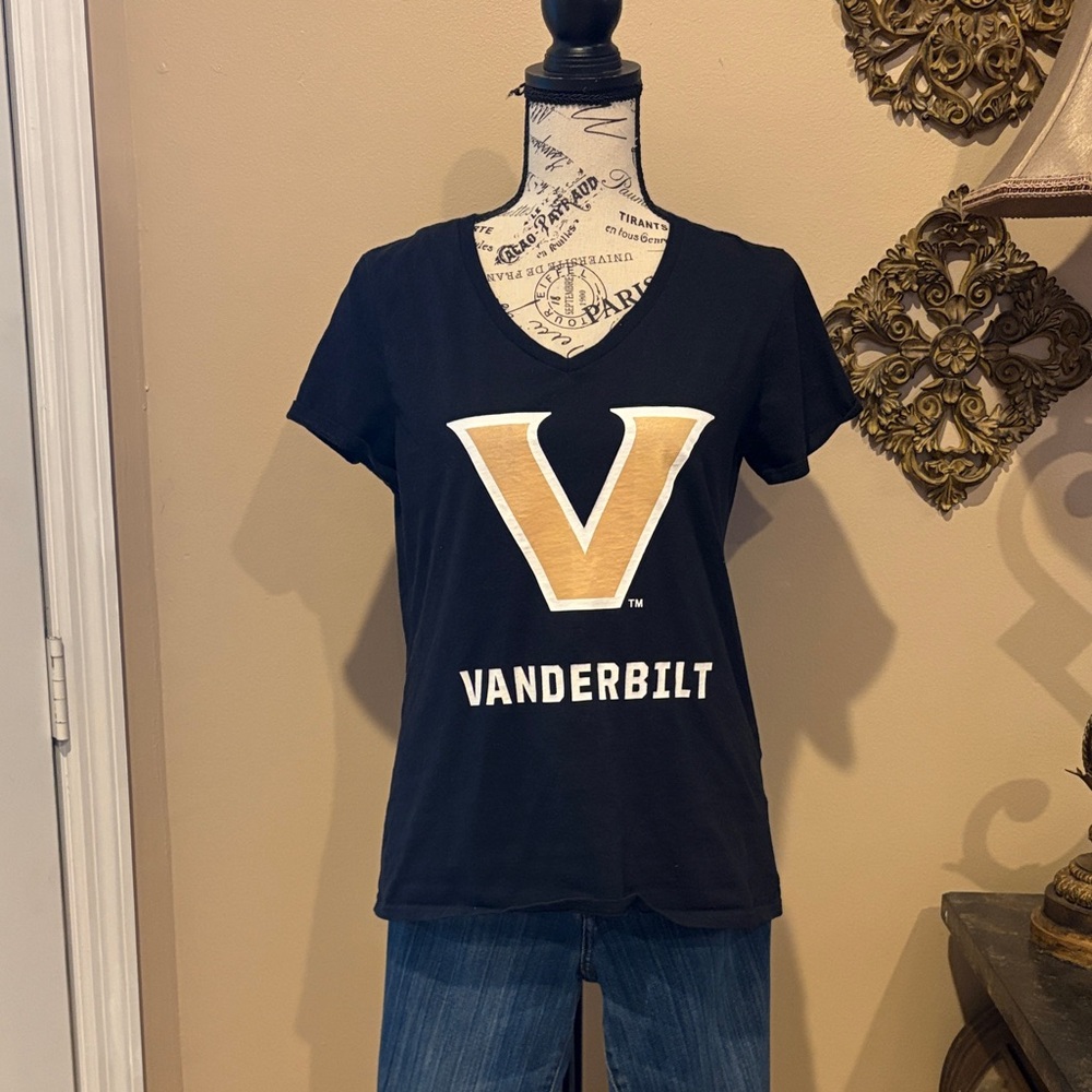 Fanatics Vanderbilt University Commodores T-Shirt Black V-neck short Sleeve Sz M